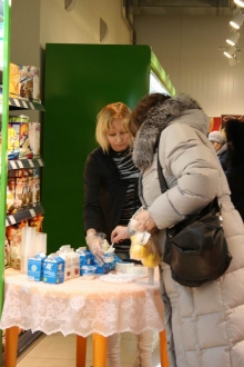 Челнинцы неохотно пробовали молоко